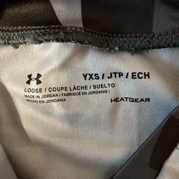 Under Armour, camouflaged boys shirt - Picture 2 of 2